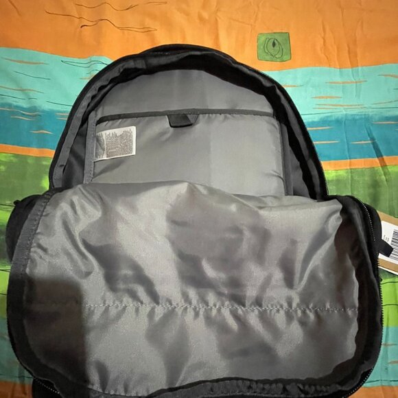 The North Face Jester 28L  backpack - Picture 4 of 6